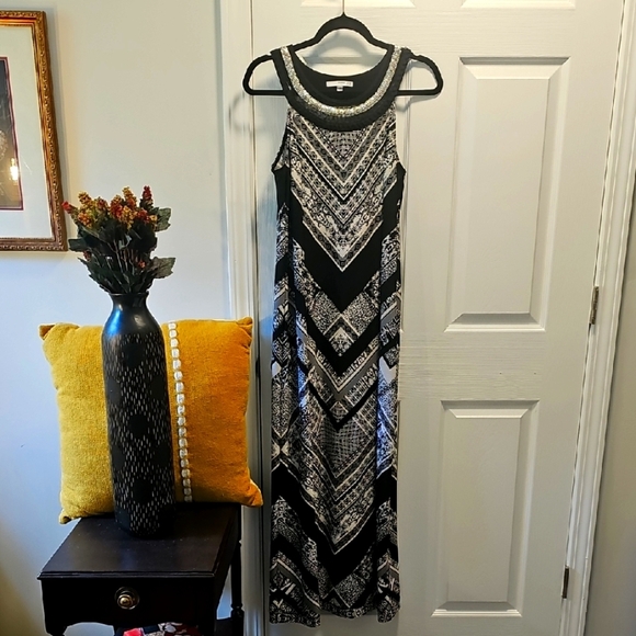 Studio One Black and White Geometric Maxi Dress - Picture 1 of 9
